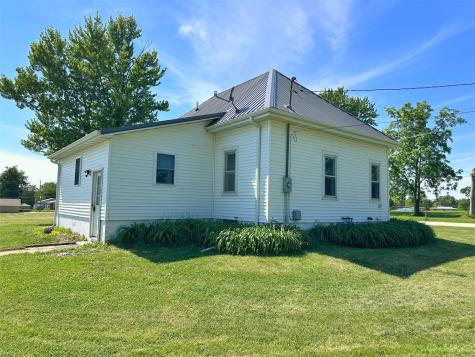 110 12th Street SE Oelwein IA 50662