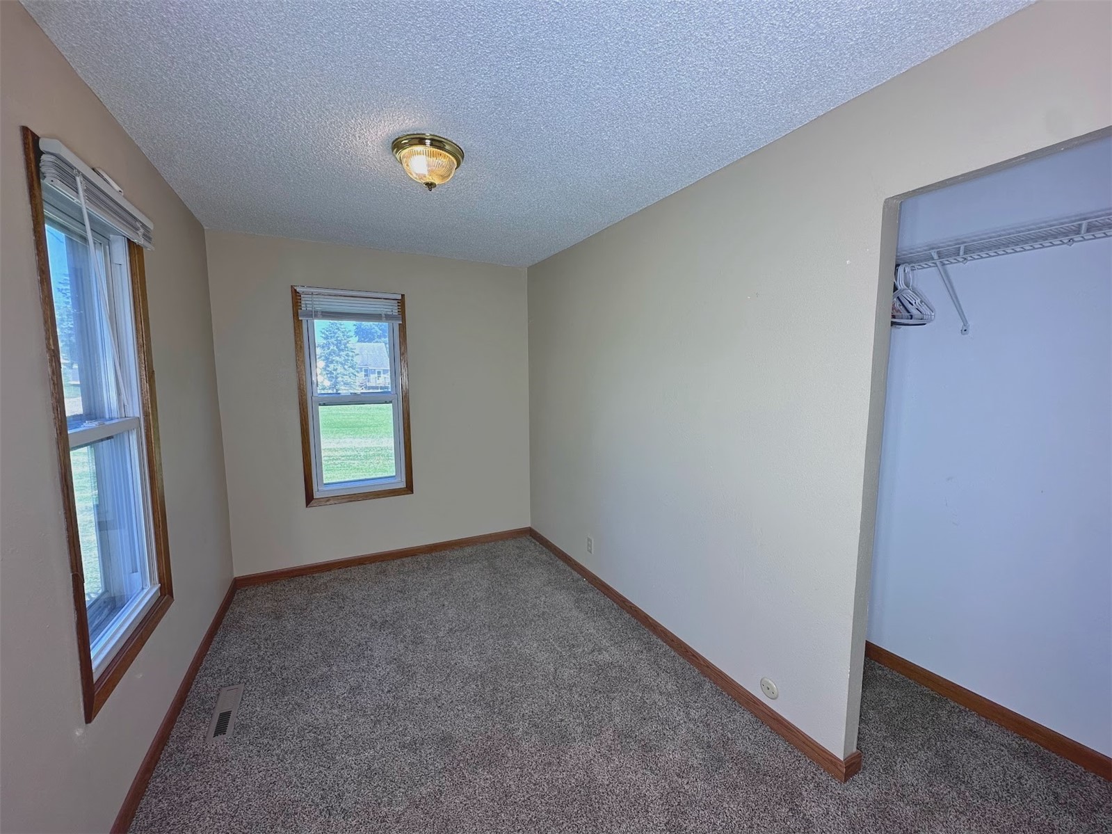 110 12th Street SE Oelwein IA 50662