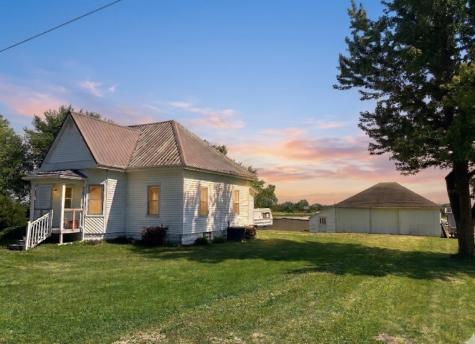 110 12th Street SE Oelwein IA 50662