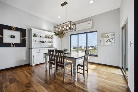 702 Raymond Drive Solon IA 52333