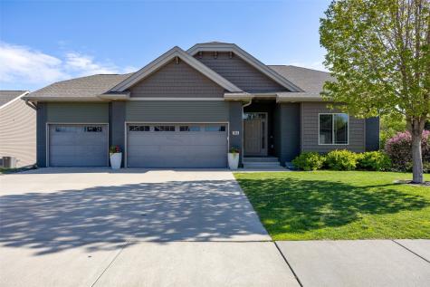702 Raymond Drive Solon IA 52333