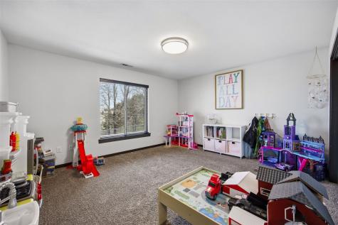 702 Raymond Drive Solon IA 52333