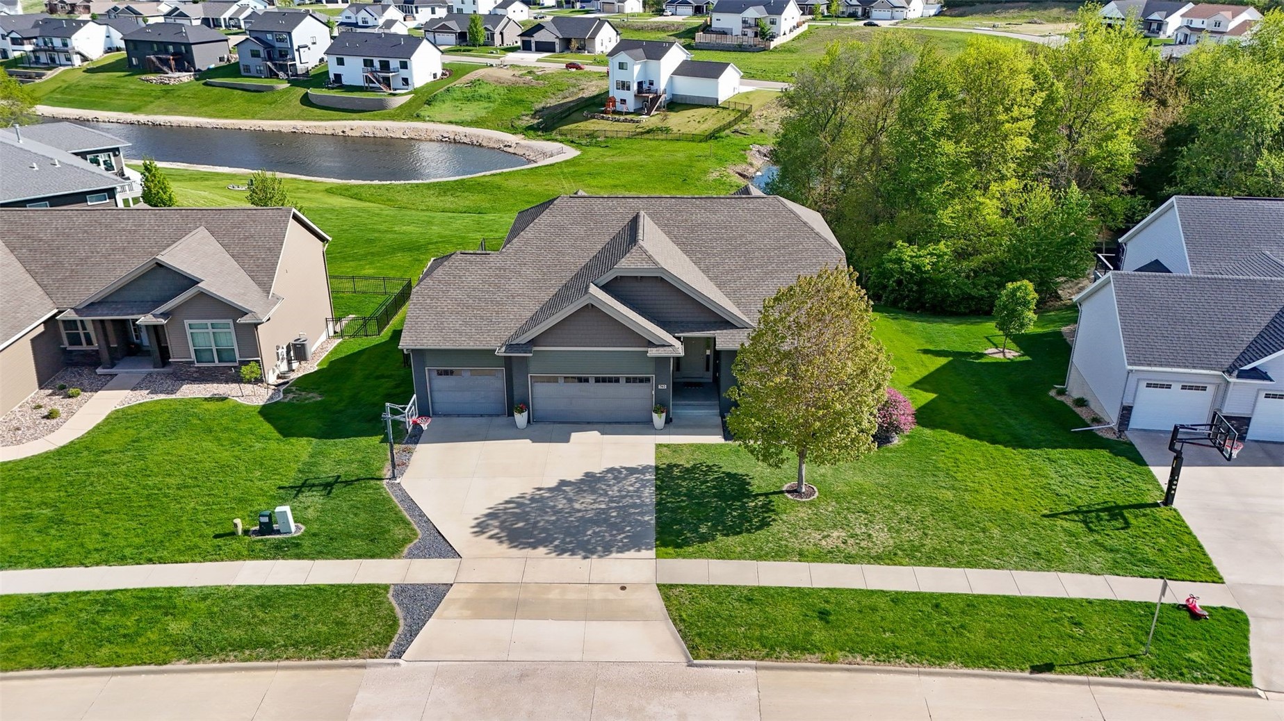 702 Raymond Drive Solon IA 52333