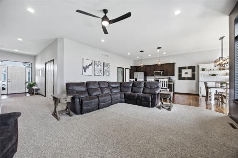 702 Raymond Drive Solon IA 52333