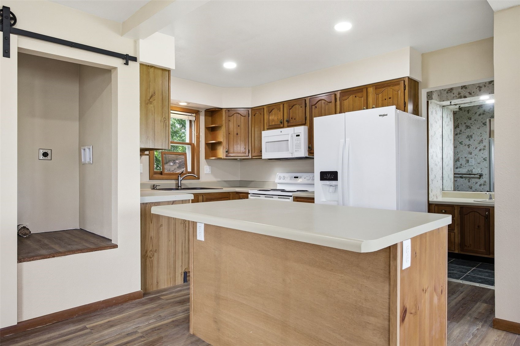 604 S Todds Ferry Conesville IA 52739