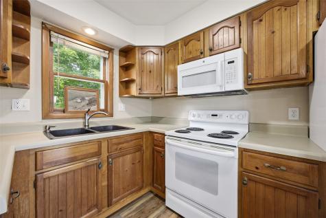 604 S Todds Ferry Conesville IA 52739