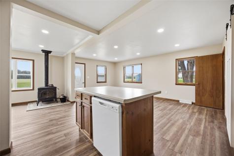 604 S Todds Ferry Conesville IA 52739