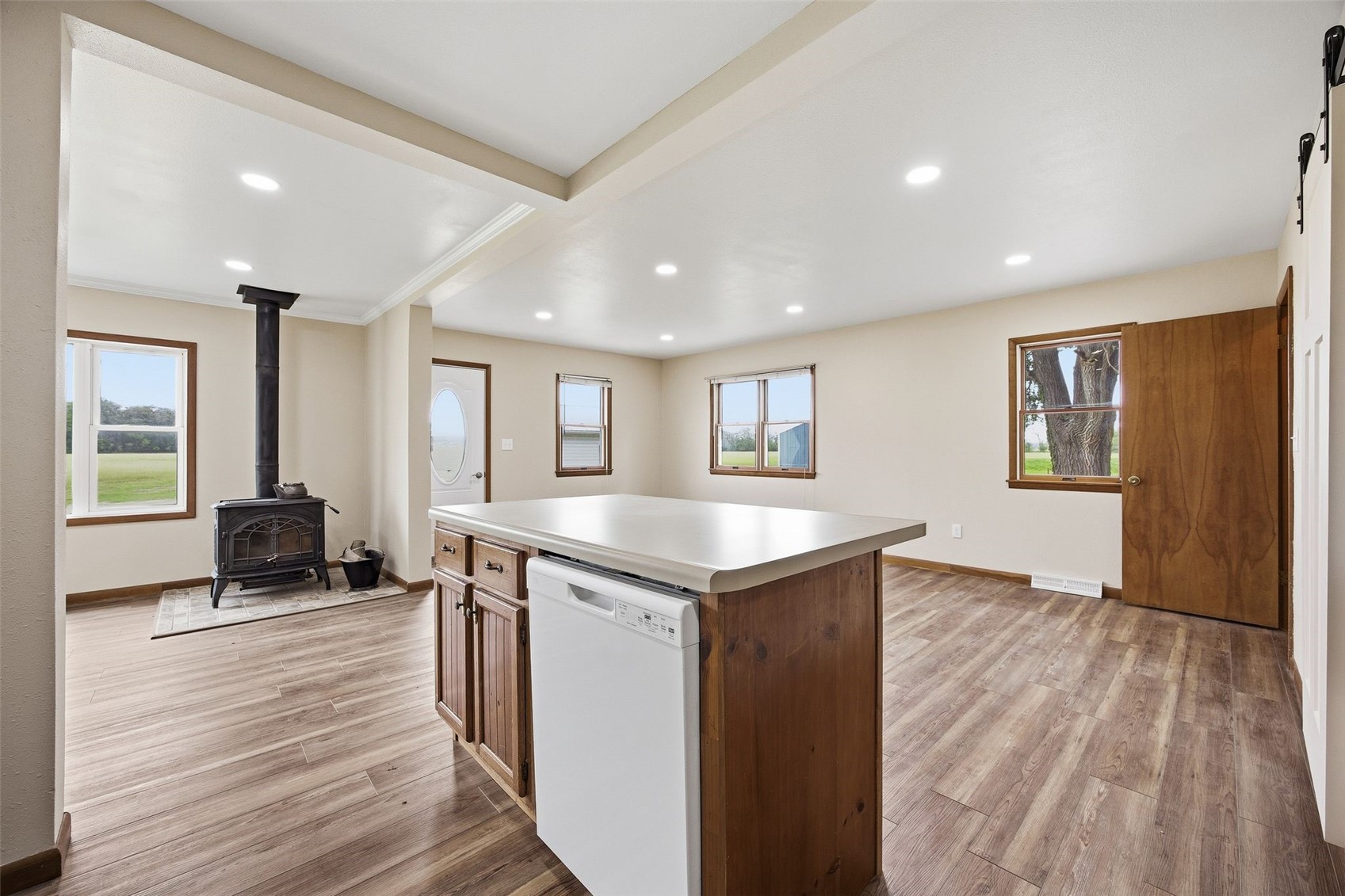 604 S Todds Ferry Conesville IA 52739