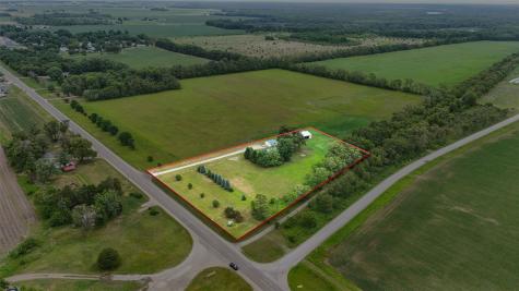 604 S Todds Ferry Conesville IA 52739