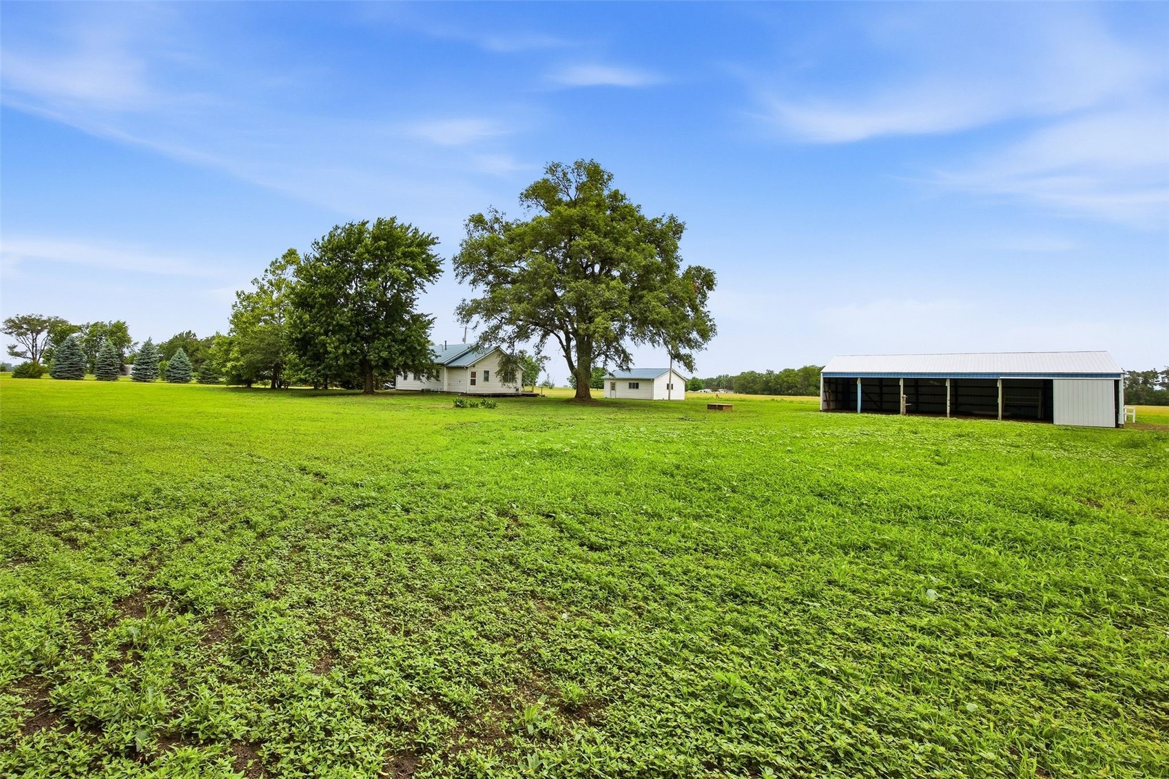 604 S Todds Ferry Conesville IA 52739