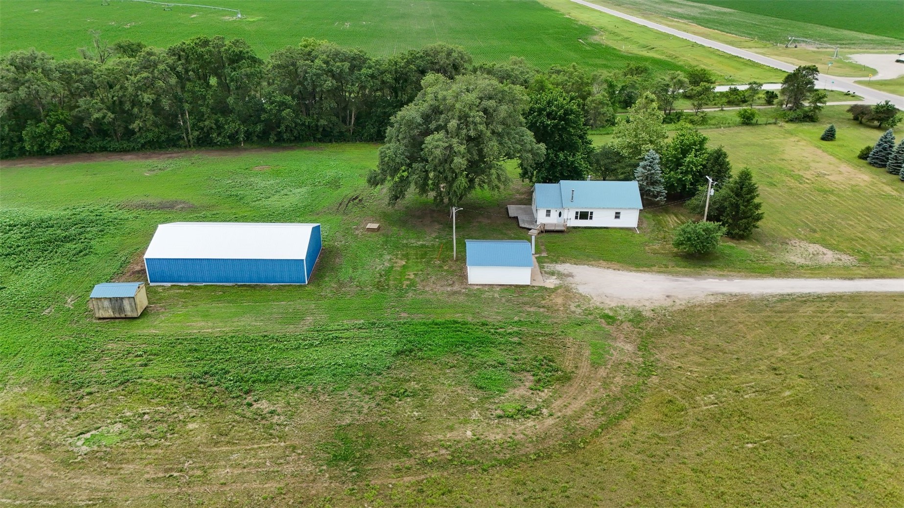 604 S Todds Ferry Conesville IA 52739
