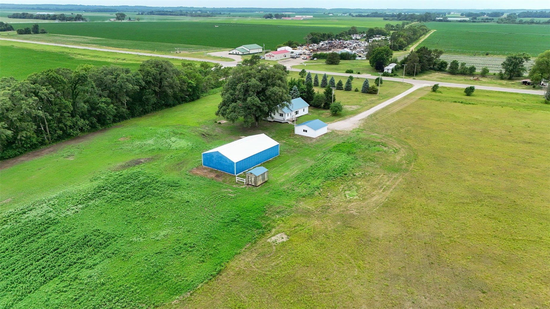 604 S Todds Ferry Conesville IA 52739