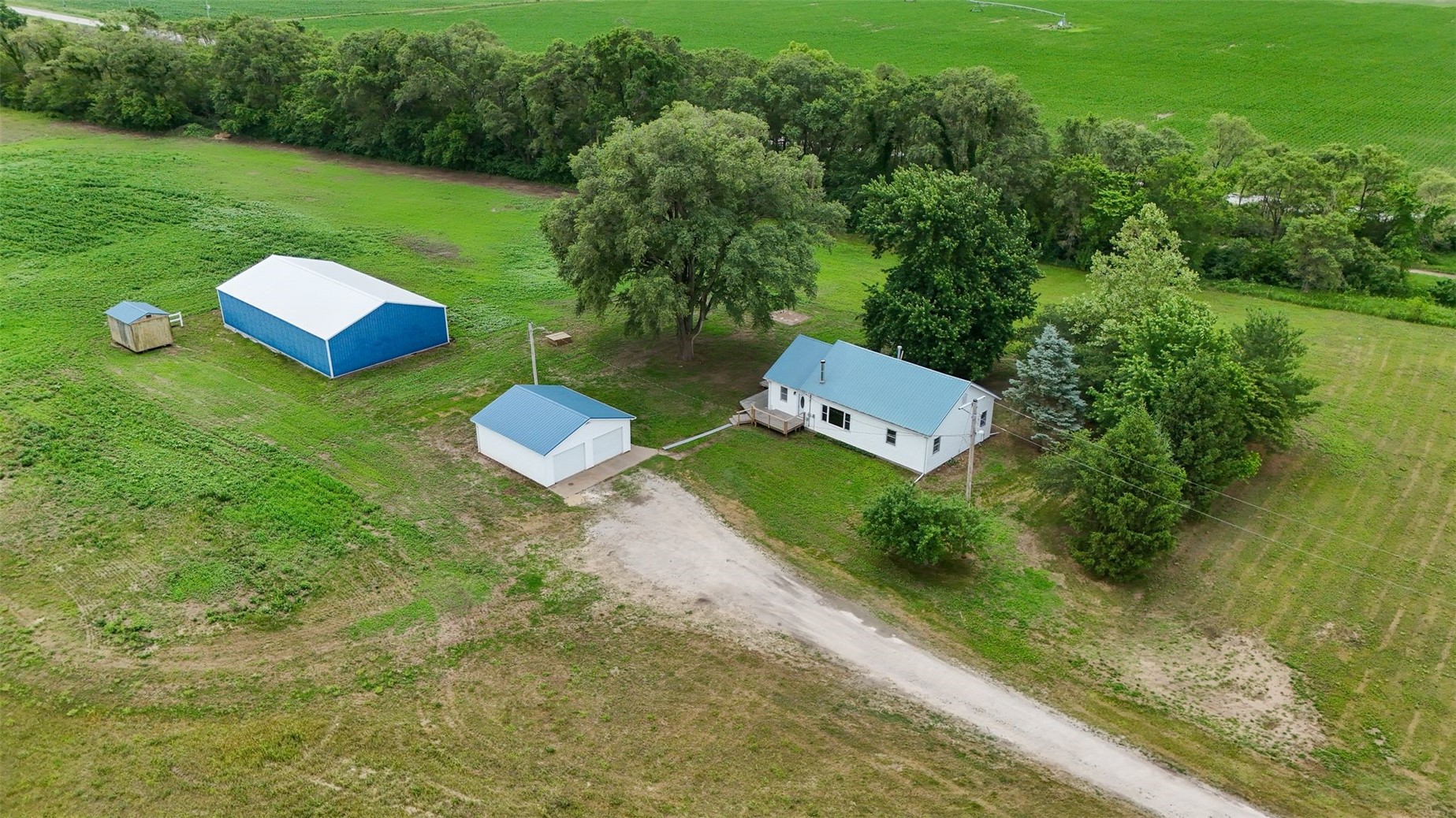 604 S Todds Ferry Conesville IA 52739