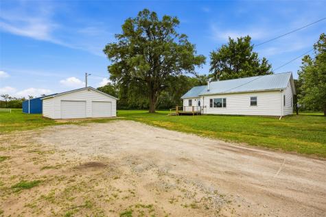 604 S Todds Ferry Conesville IA 52739
