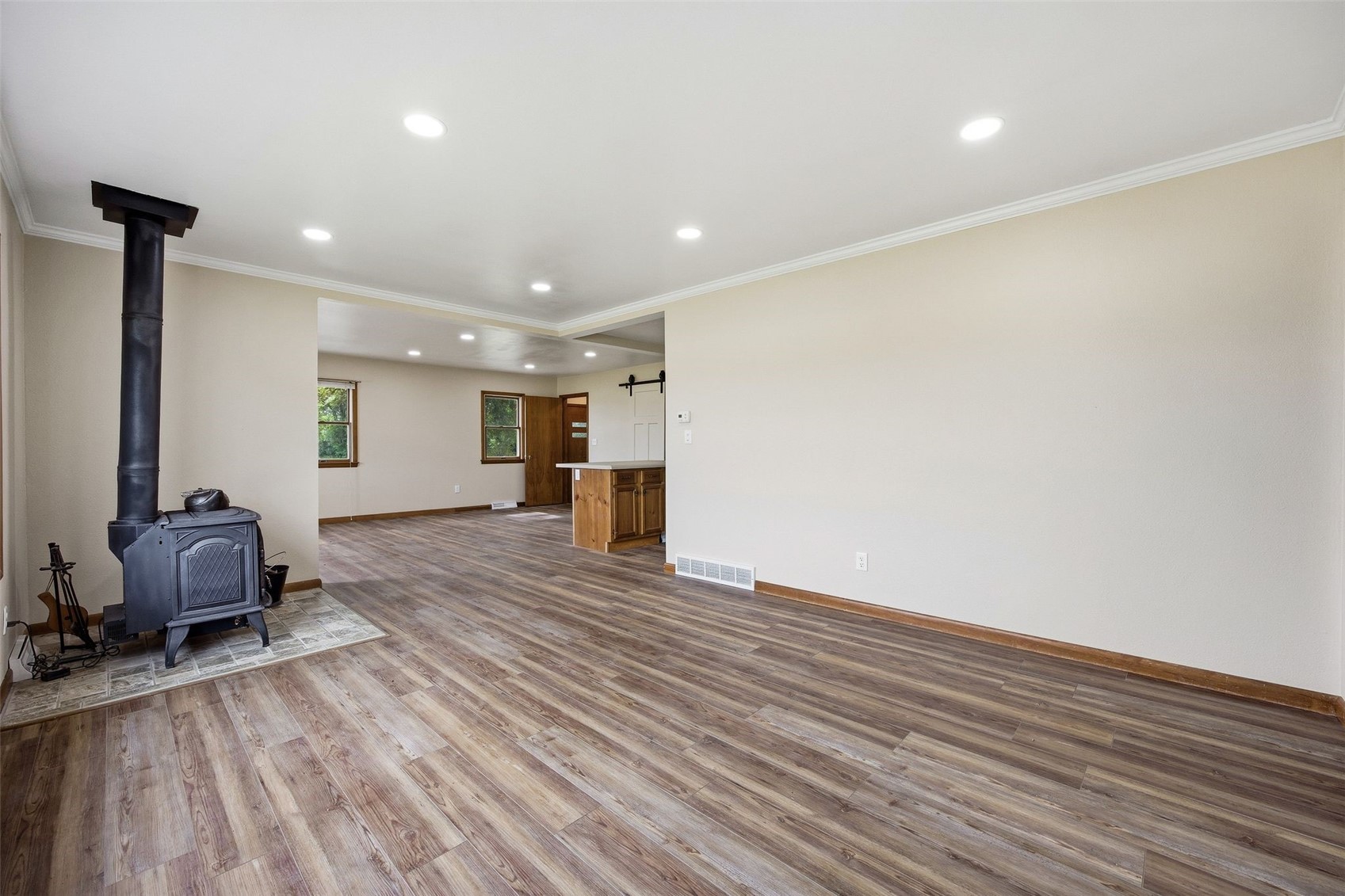 604 S Todds Ferry Conesville IA 52739