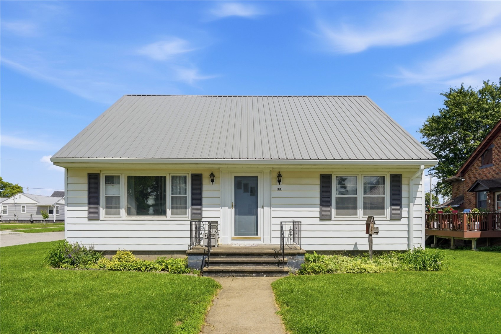 404 Hall Avenue Lowden IA 52255