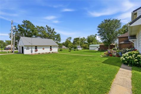 404 Hall Avenue Lowden IA 52255