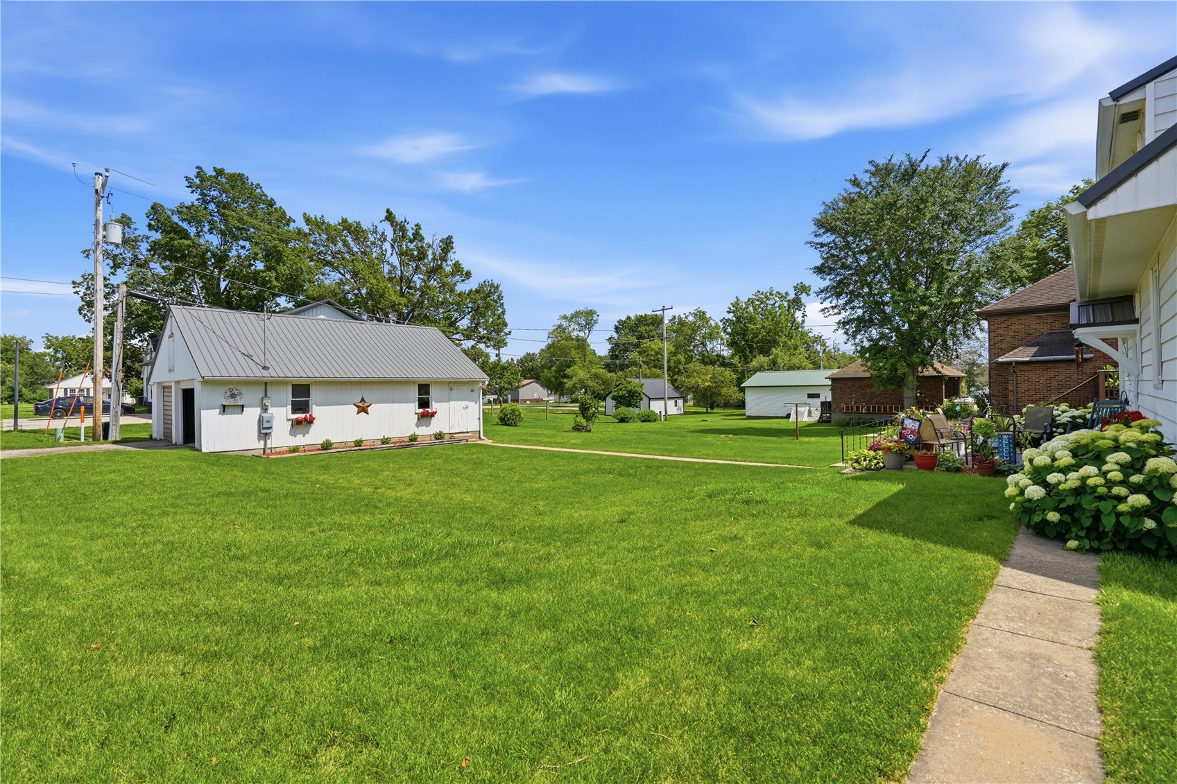 404 Hall Avenue Lowden IA 52255