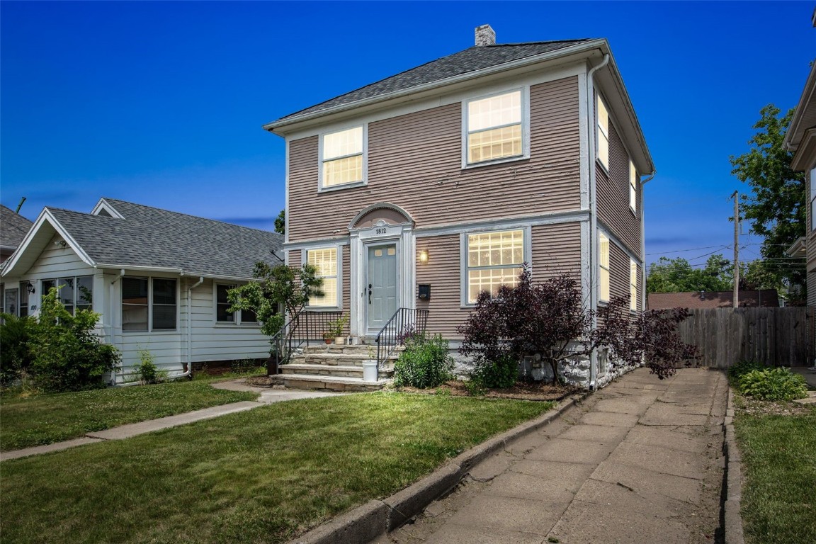 1812 Blake Boulevard SE Cedar Rapids IA 52403