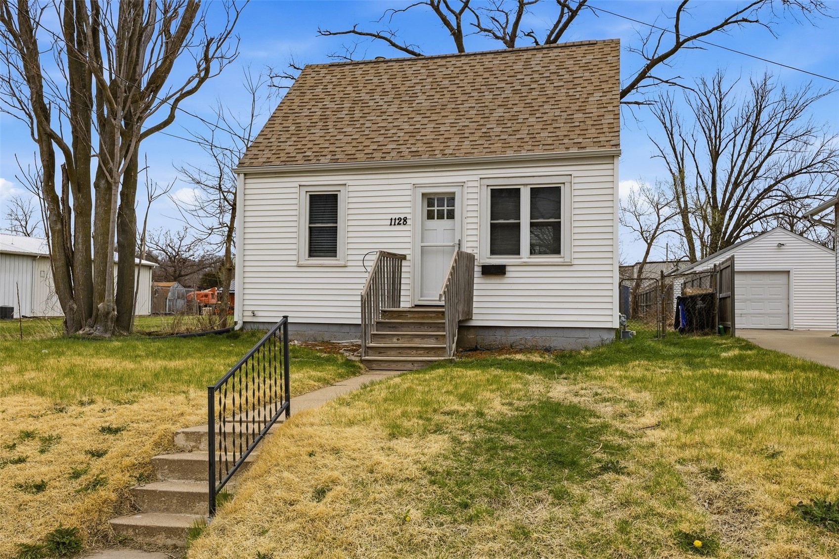 1128 I Avenue NE Cedar Rapids IA 52402