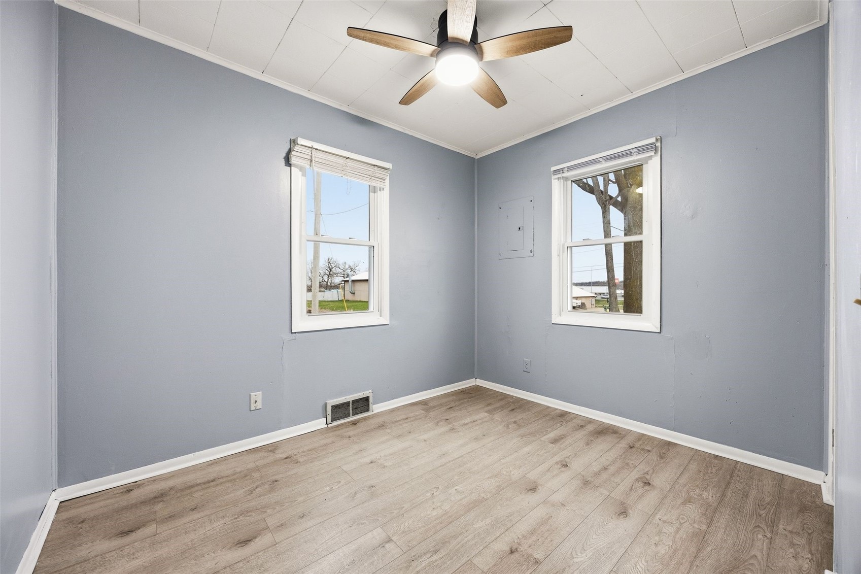 1128 I Avenue NE Cedar Rapids IA 52402