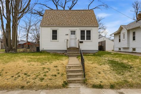 1128 I Avenue NE Cedar Rapids IA 52402