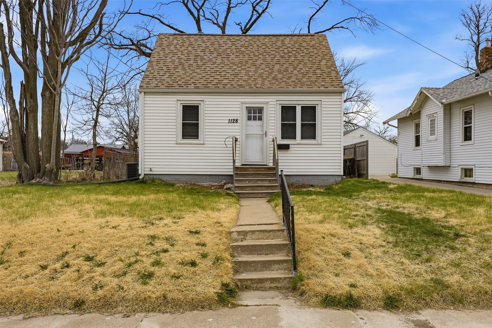 1128 I Avenue NE Cedar Rapids IA 52402