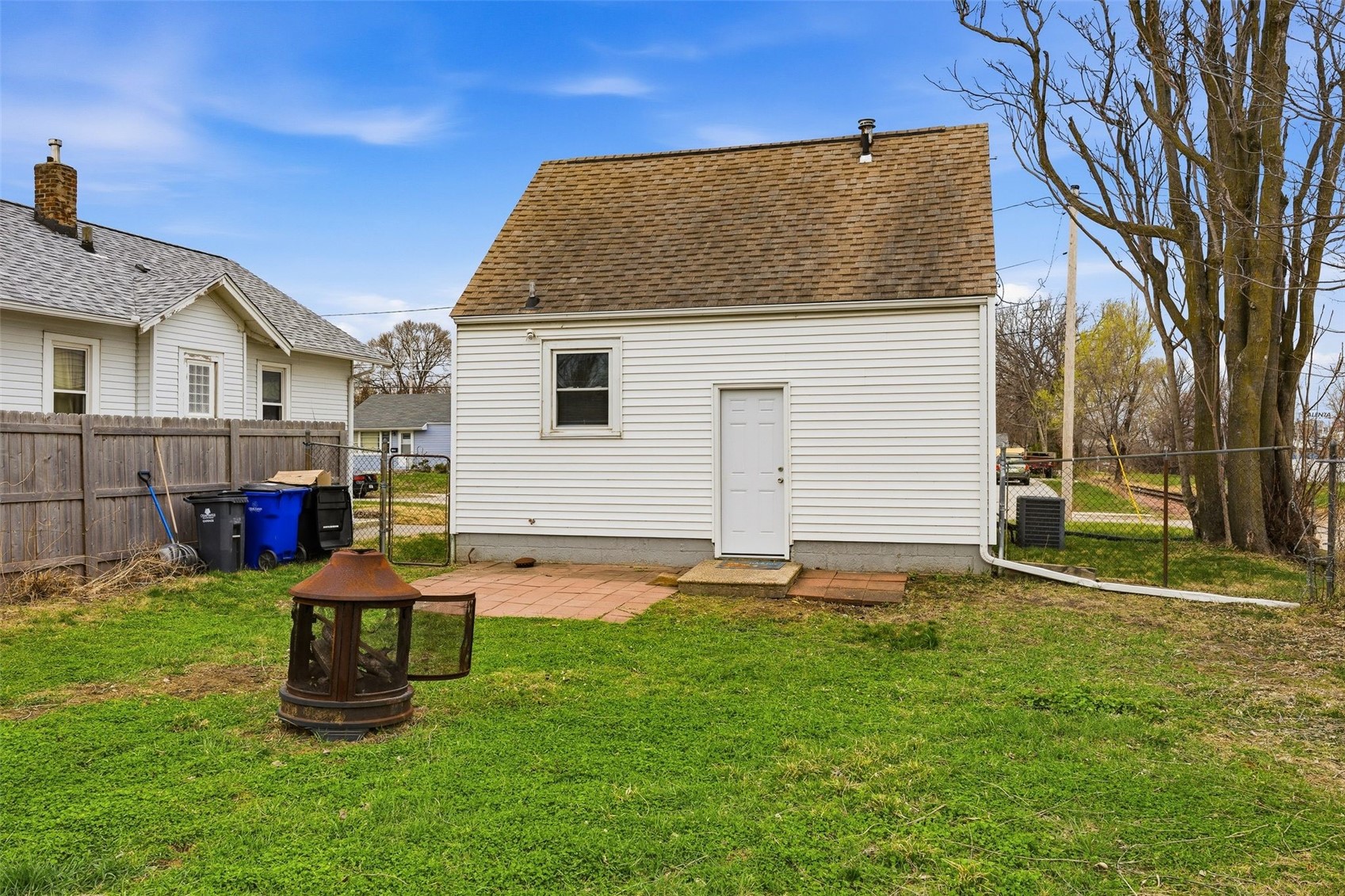 1128 I Avenue NE Cedar Rapids IA 52402