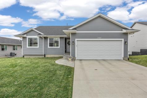 2107 Holly Meadow Avenue SW Cedar Rapids IA 52404