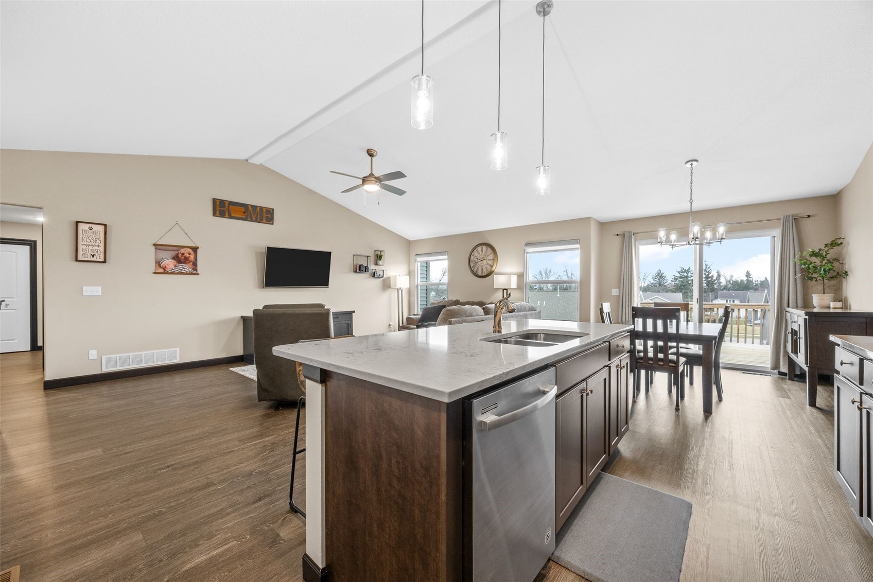 2107 Holly Meadow Avenue SW Cedar Rapids IA 52404
