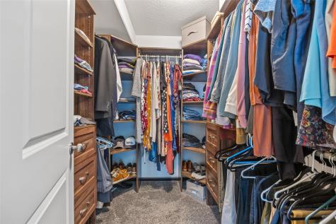 2107 Holly Meadow Avenue SW Cedar Rapids IA 52404