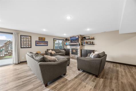2107 Holly Meadow Avenue SW Cedar Rapids IA 52404