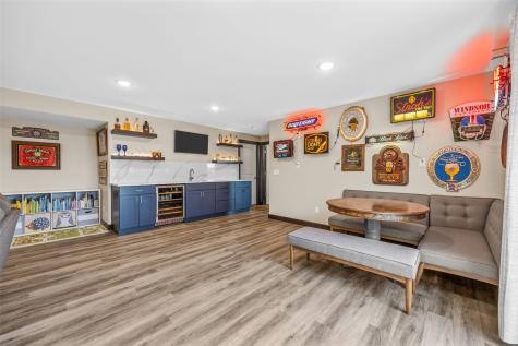 2107 Holly Meadow Avenue SW Cedar Rapids IA 52404