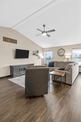 2107 Holly Meadow Avenue SW Cedar Rapids IA 52404