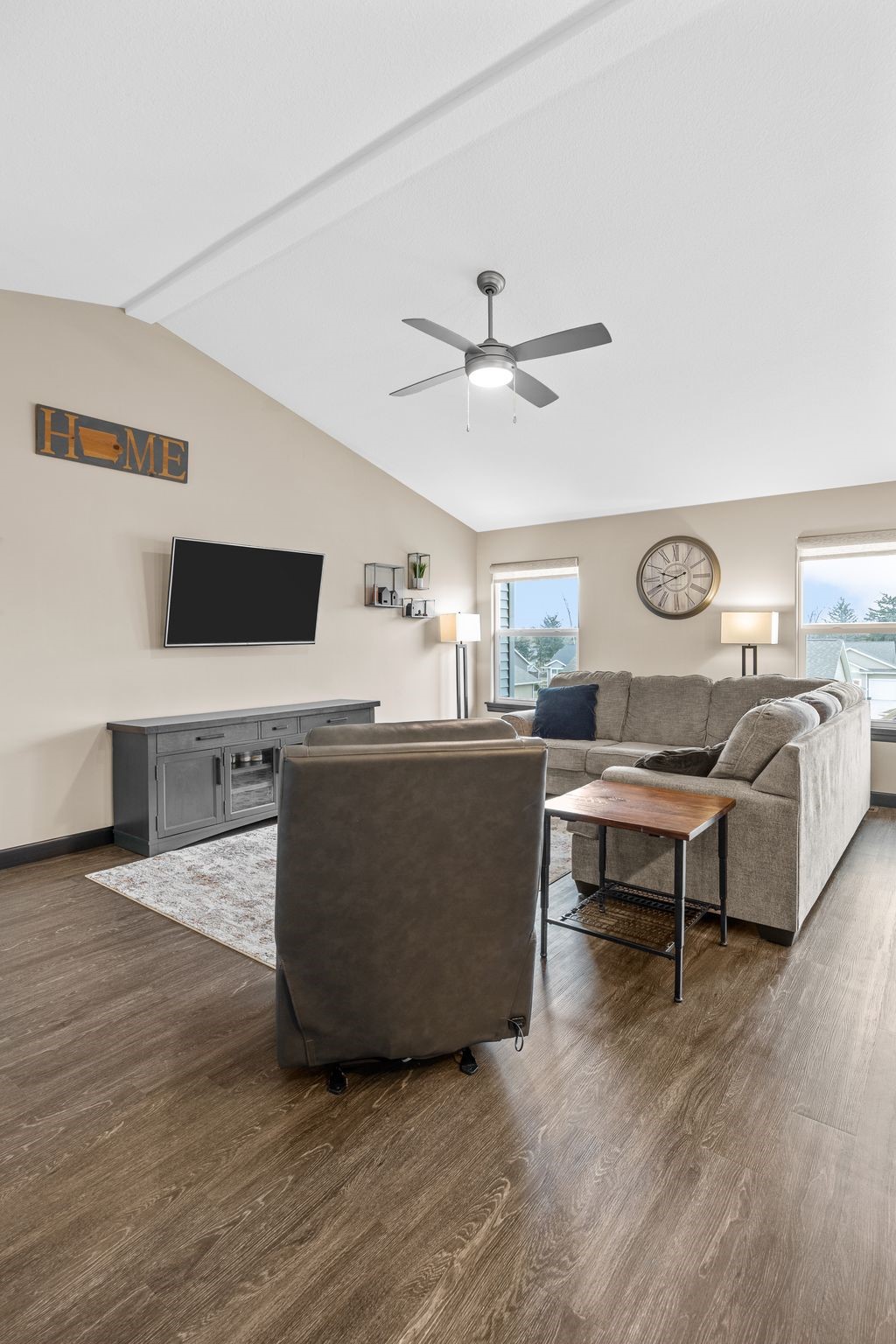 2107 Holly Meadow Avenue SW Cedar Rapids IA 52404