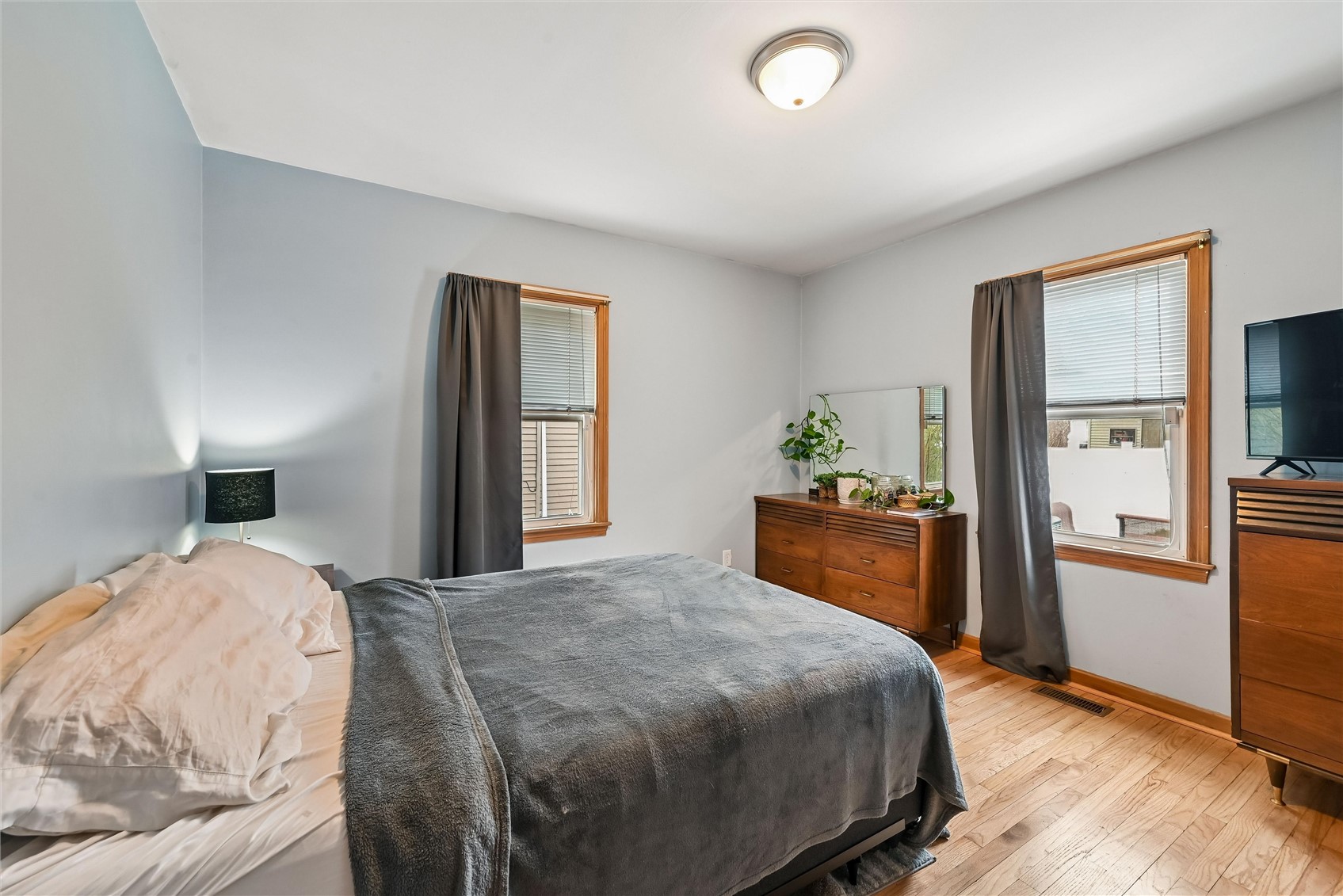 813 Oakland Road NE Cedar Rapids IA 52402