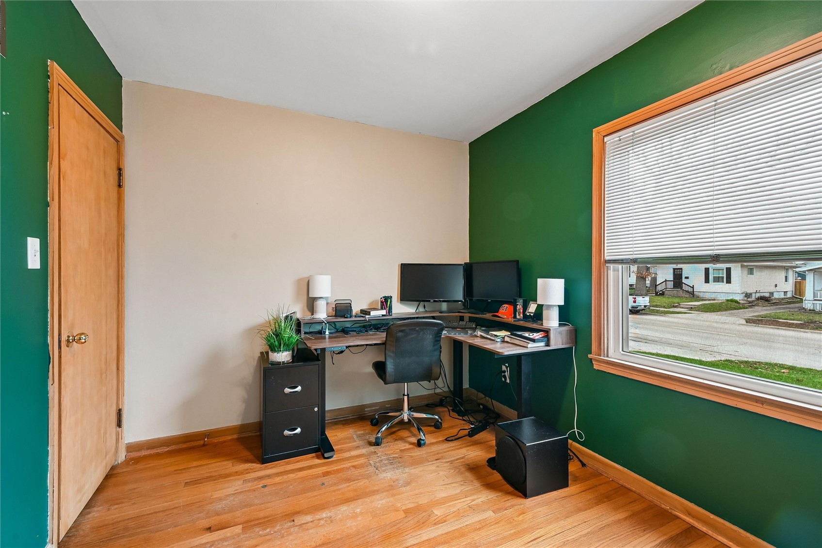 813 Oakland Road NE Cedar Rapids IA 52402