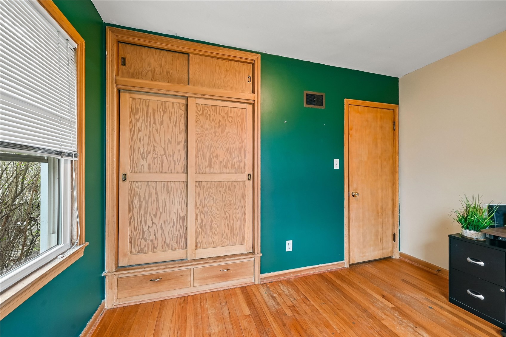 813 Oakland Road NE Cedar Rapids IA 52402