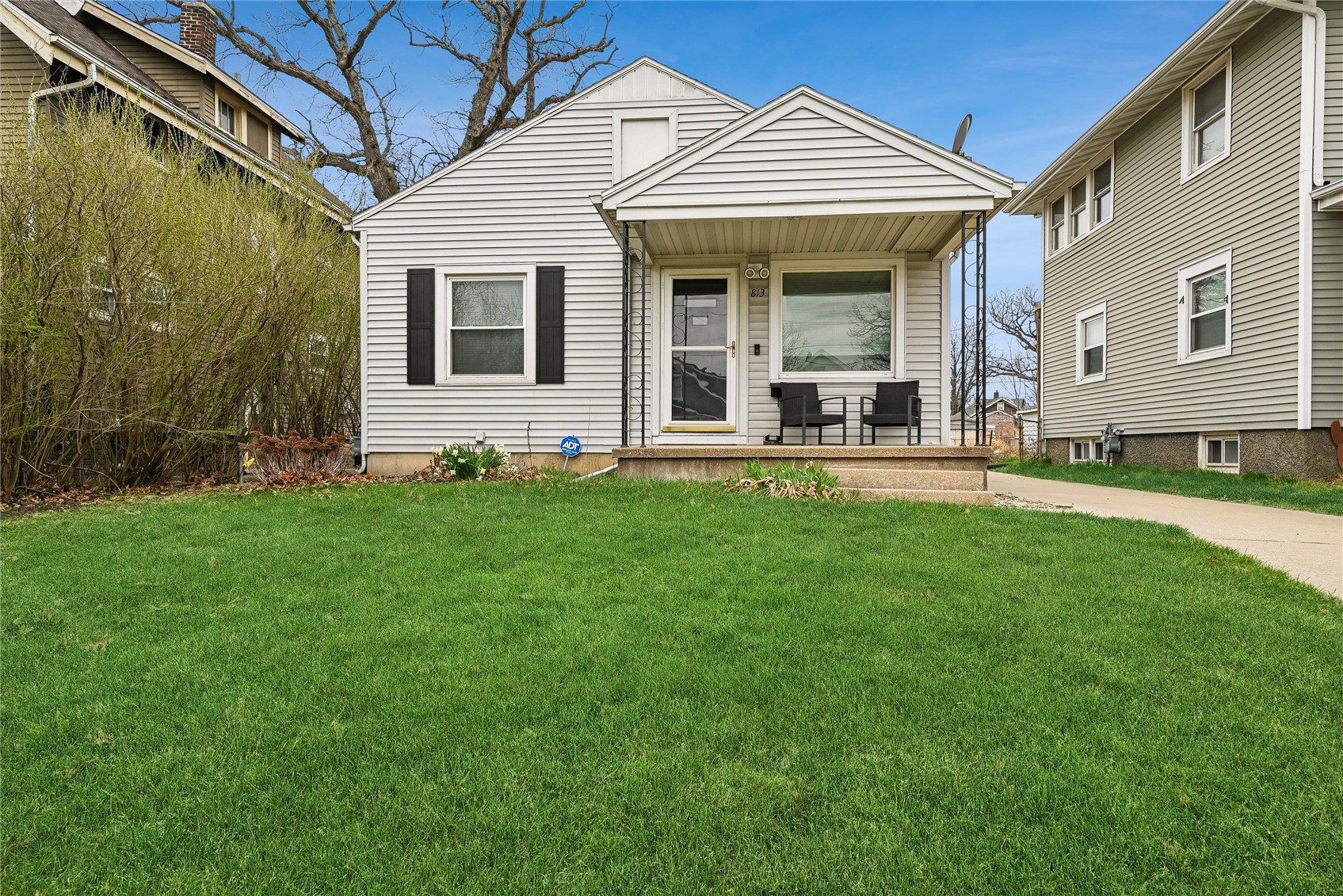 813 Oakland Road NE Cedar Rapids IA 52402