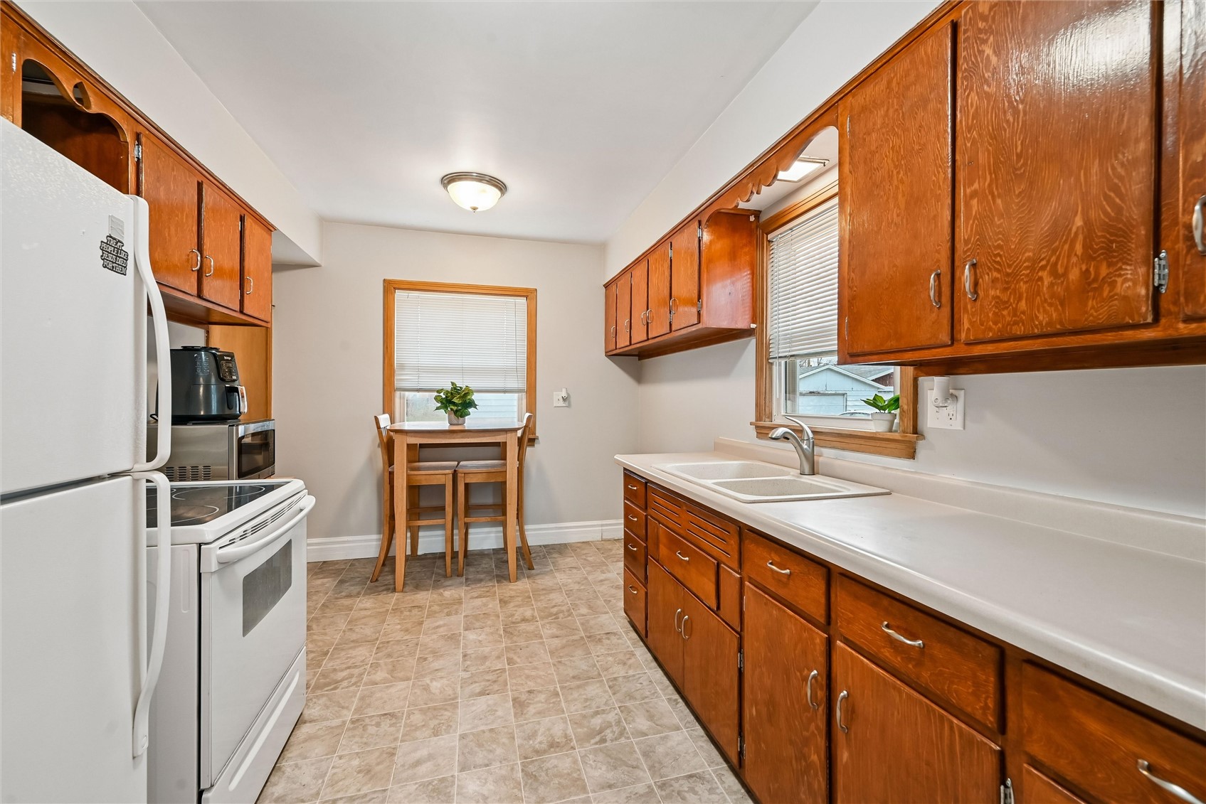 813 Oakland Road NE Cedar Rapids IA 52402