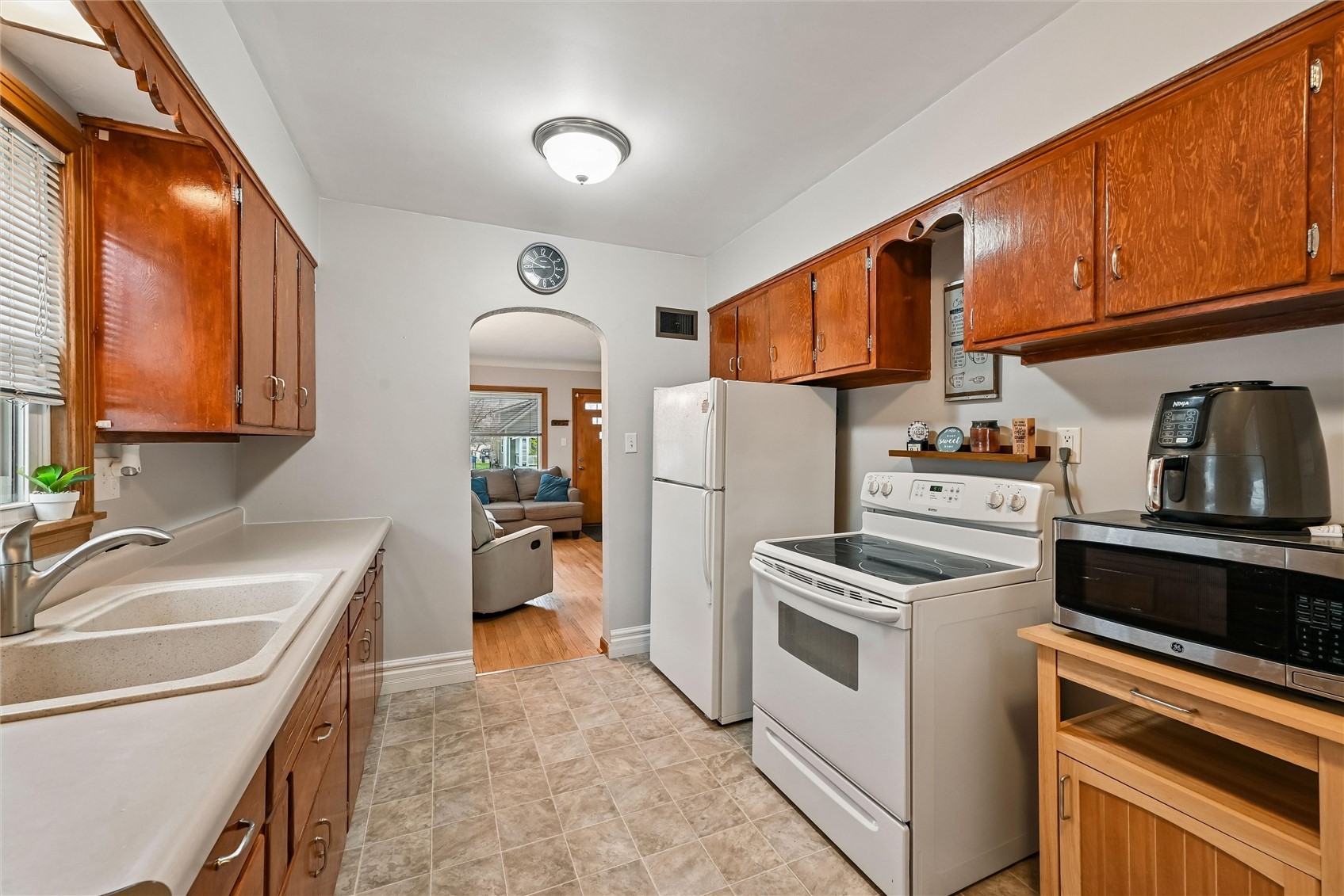 813 Oakland Road NE Cedar Rapids IA 52402