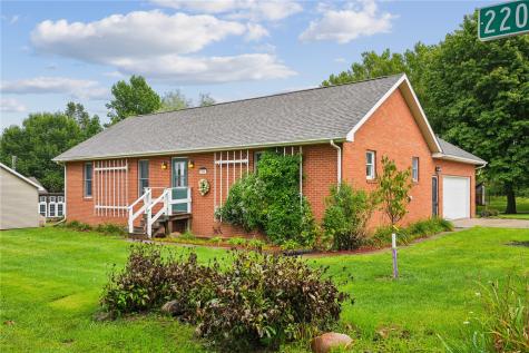 206 220th Trail South Amana IA 52334