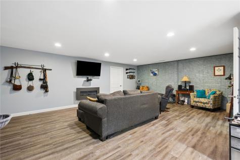 206 220th Trail South Amana IA 52334
