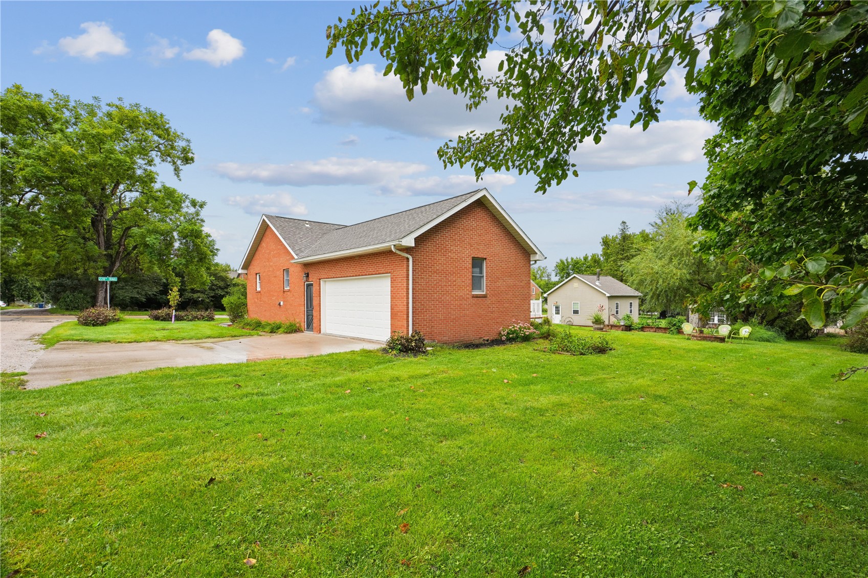 206 220th Trail South Amana IA 52334
