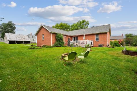 206 220th Trail South Amana IA 52334