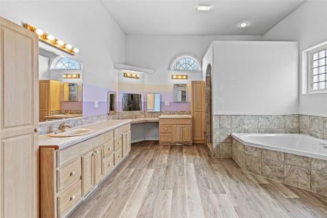 2245 288th Drive Williamsburg IA 52361