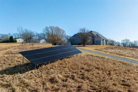 2245 288th Drive Williamsburg IA 52361