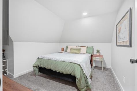 225 N Cass IA 50681