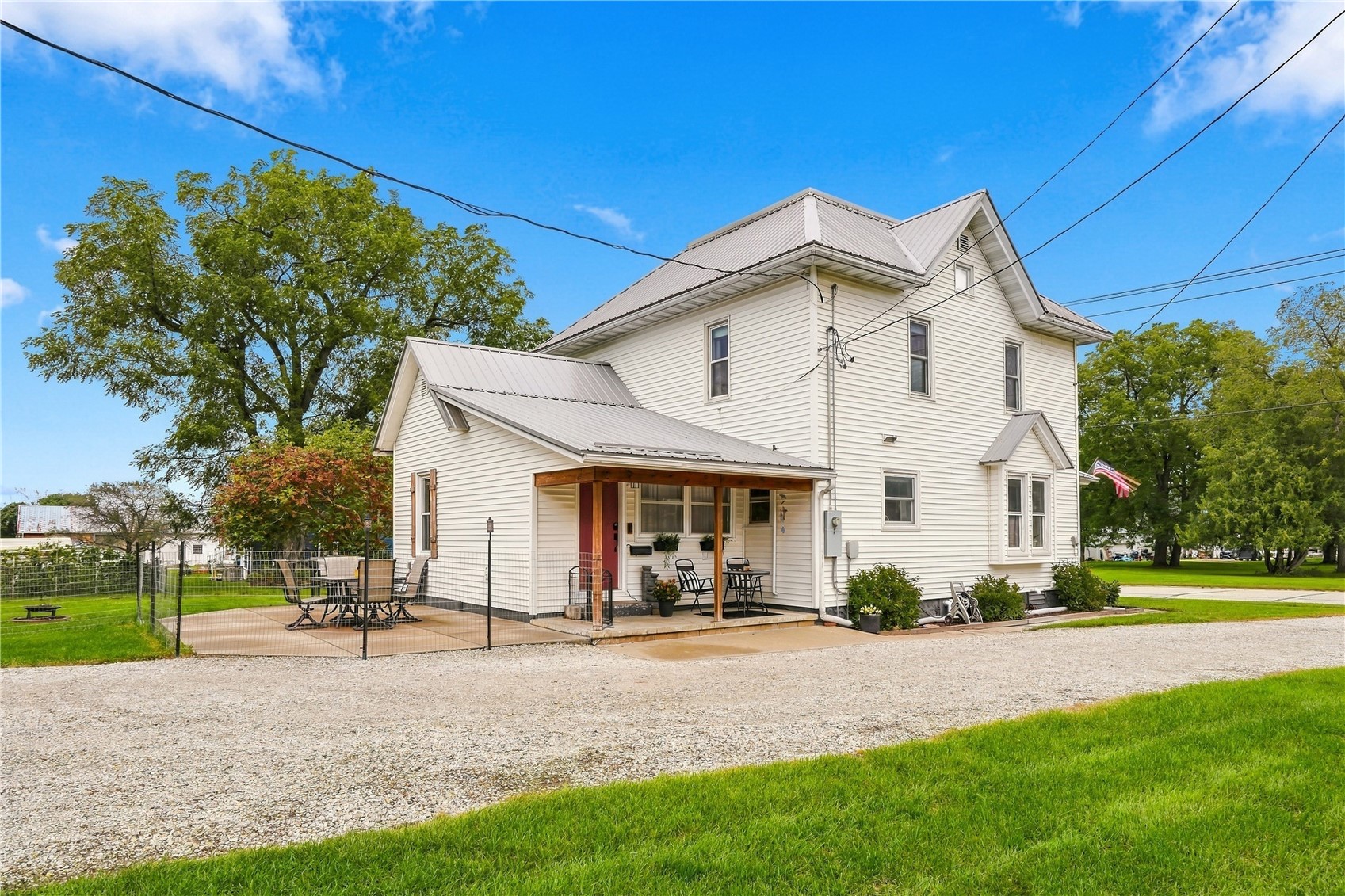 225 N Cass IA 50681