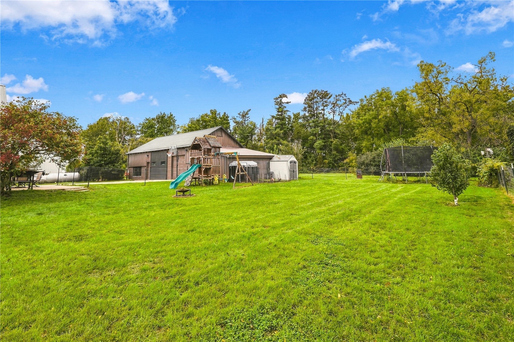 225 N Cass IA 50681